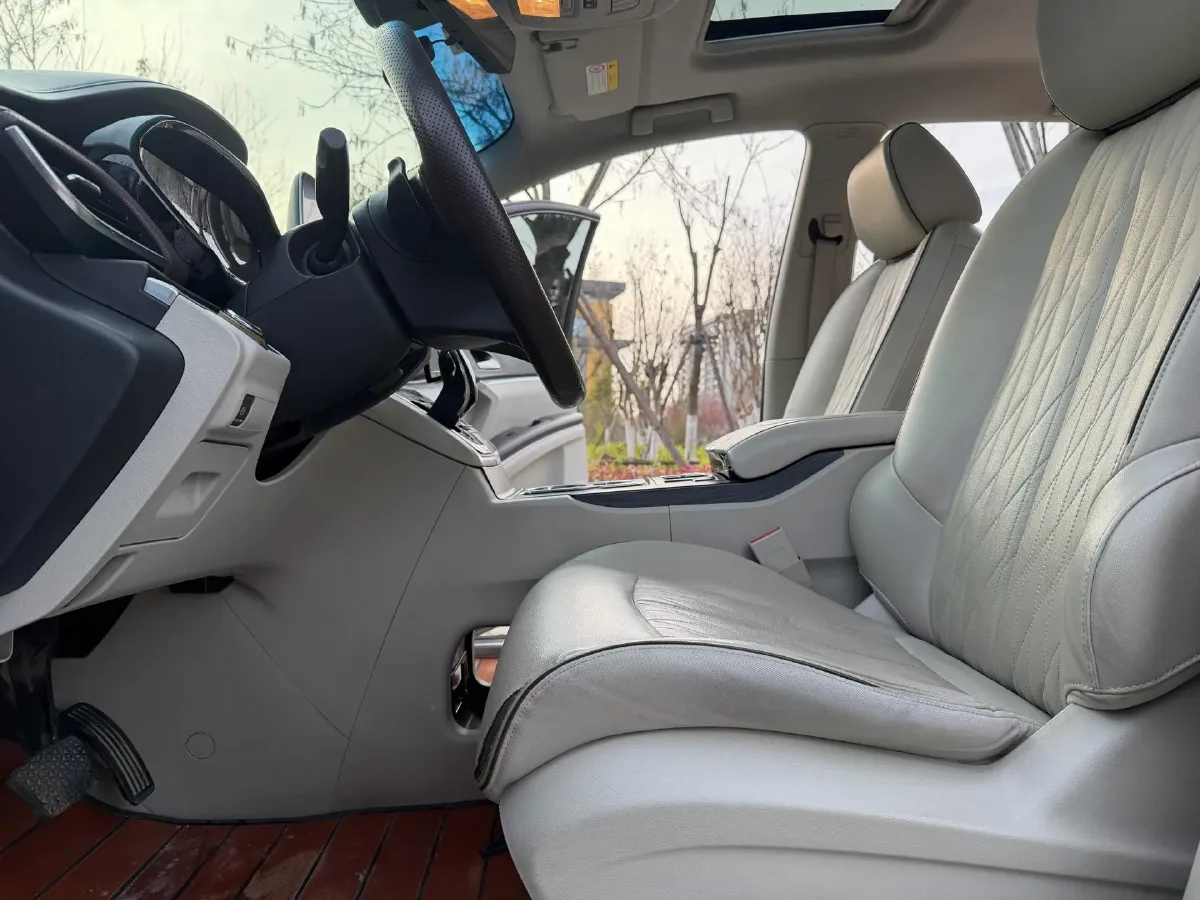 2021 Buick GL8 2.0T 237HP L4 9AT,autocango,china used car exporter,china ev exporter,chinese used car exporter,chinese used ev exporter