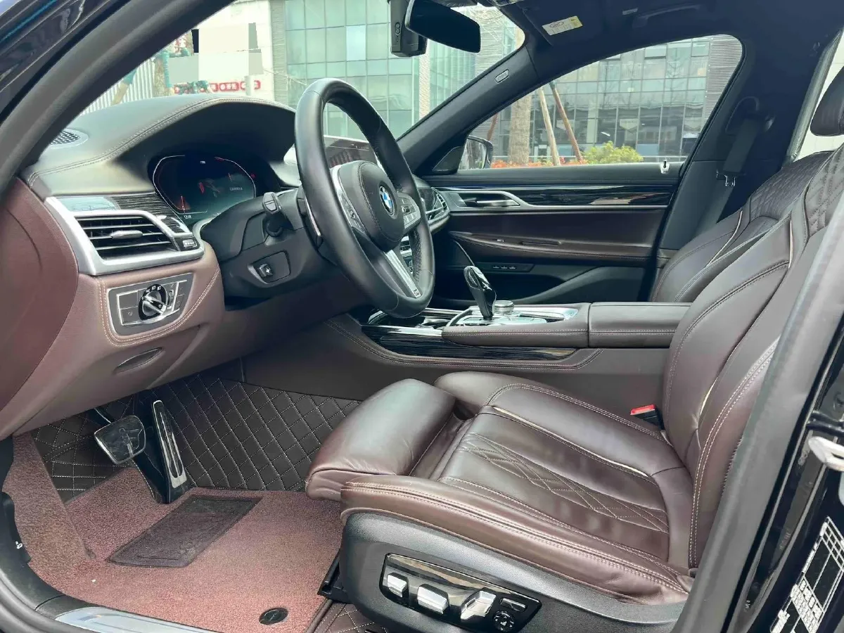 2021 BMW 7 Series 2.0T 265HP L4 8AT,autocango,china used car exporter,china ev exporter,chinese used car exporter,chinese used ev exporter