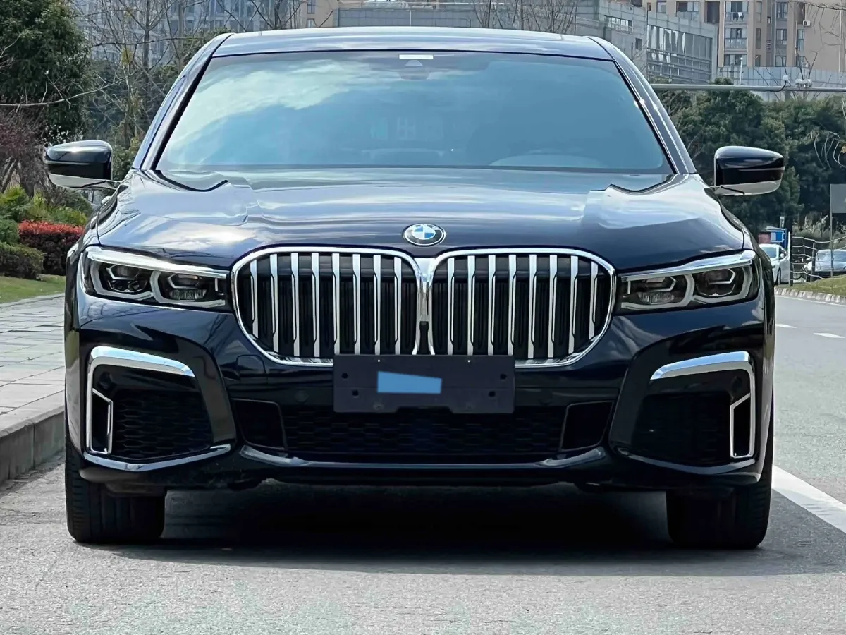 2021 BMW 7 Series 2.0T 265HP L4 8AT,autocango,china used car exporter,china ev exporter,chinese used car exporter,chinese used ev exporter