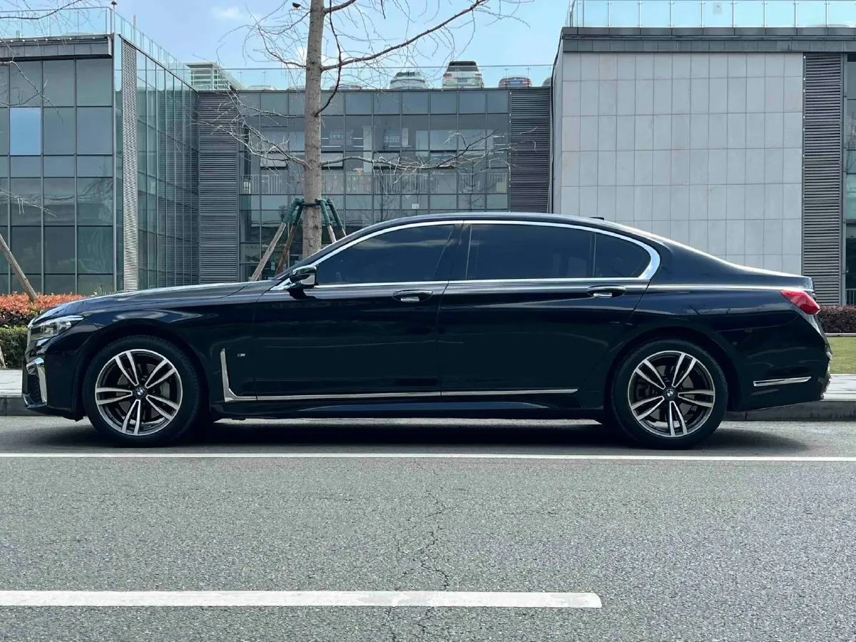 2021 BMW 7 Series 2.0T 265HP L4 8AT,autocango,china used car exporter,china ev exporter,chinese used car exporter,chinese used ev exporter