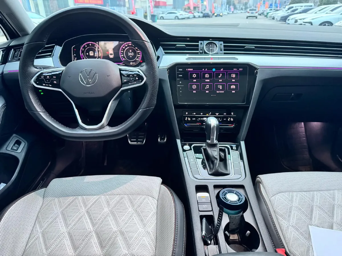 2023 Volkswagen Magotan 2.0T 186HP L4 7DCT,autocango,china used car exporter,china ev exporter,chinese used car exporter,chinese used ev exporter