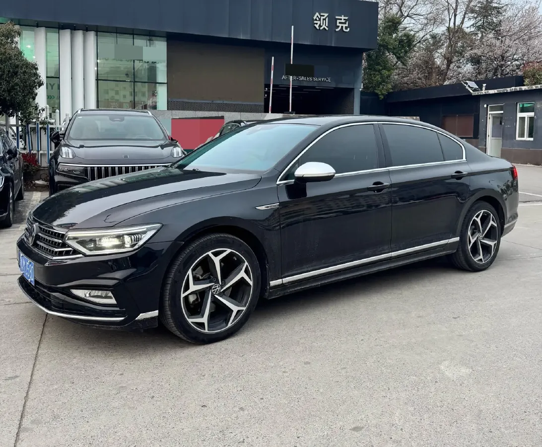 2023 Volkswagen Magotan 2.0T 186HP L4 7DCT,autocango,china used car exporter,china ev exporter,chinese used car exporter,chinese used ev exporter