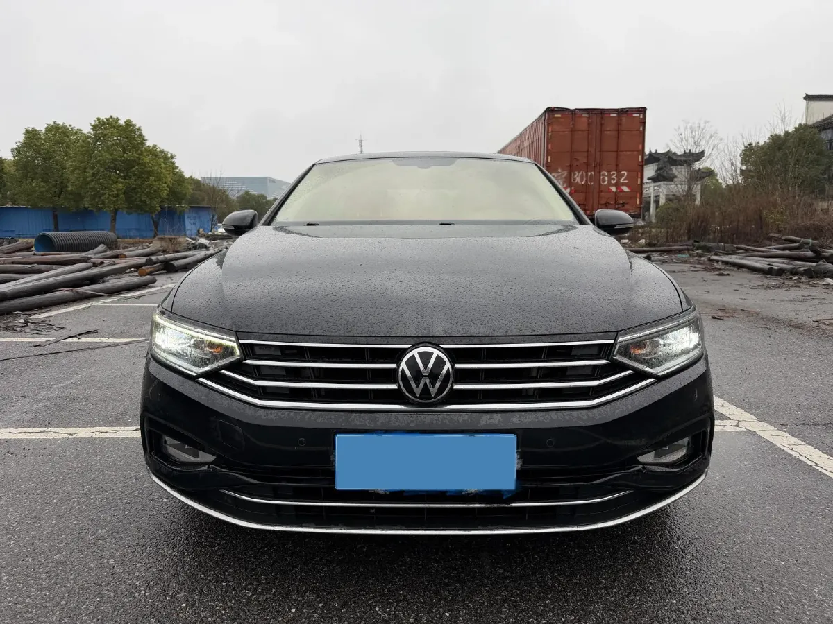 2020 Volkswagen Magotan 2.0T 186HP L4 7DCT,autocango,china used car exporter,china ev exporter,chinese used car exporter,chinese used ev exporter