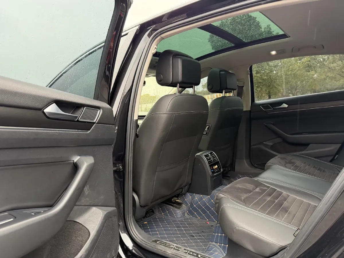 2020 Volkswagen Magotan 2.0T 186HP L4 7DCT,autocango,china used car exporter,china ev exporter,chinese used car exporter,chinese used ev exporter