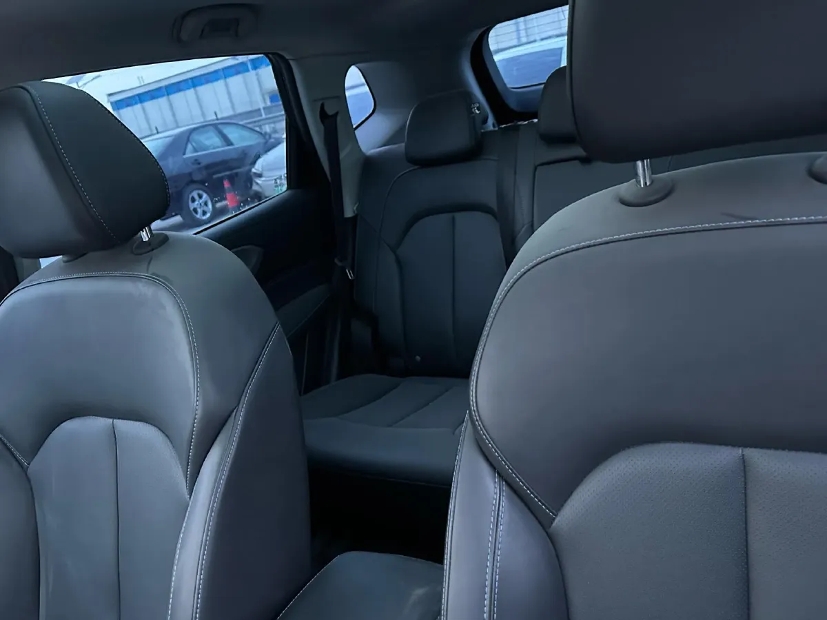 2023 Roewe RX5 1.5T 181HP L4 7DCT,autocango,china used car exporter,china ev exporter,chinese used car exporter,chinese used ev exporter