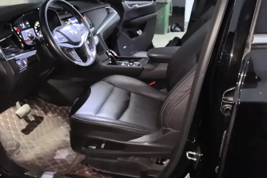 2020 Cadillac XT5 2.0T 241HP L4 9AT,autocango,china used car exporter,china ev exporter,chinese used car exporter,chinese used ev exporter