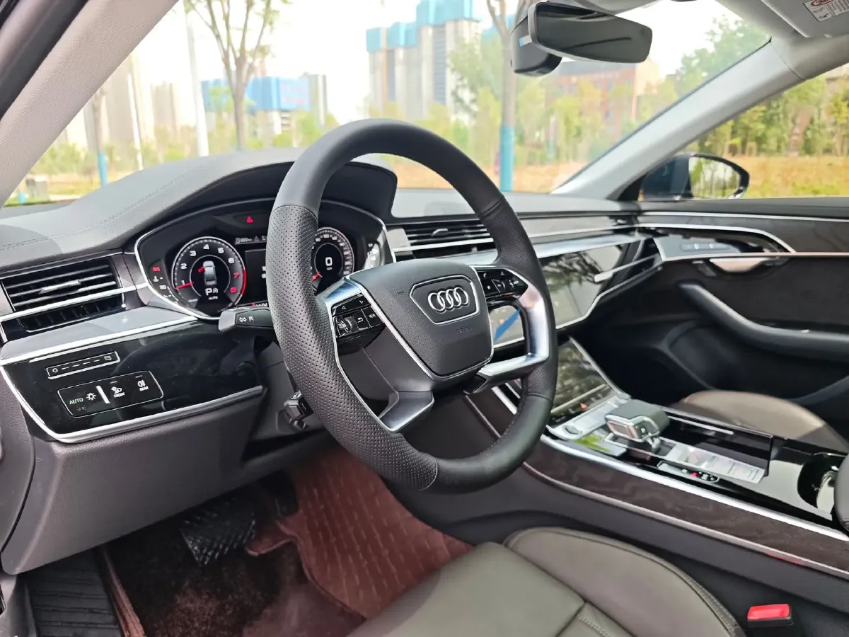 2024 Audi A8 2.0T 265HP L4 8AT,autocango,china used car exporter,china ev exporter,chinese used car exporter,chinese used ev exporter