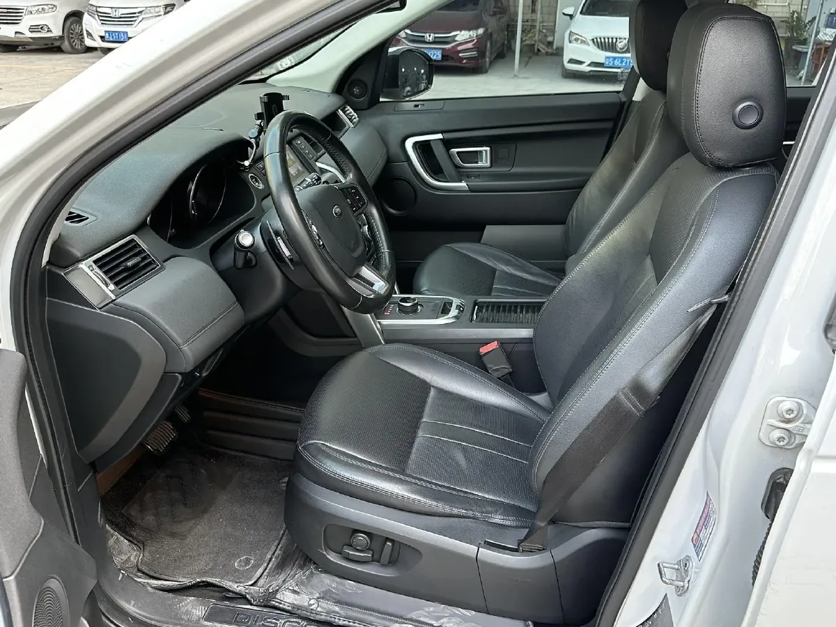 2018 Land Rover Discovery Sport 2.0T 241HP L4 9AT,autocango,china used car exporter,china ev exporter,chinese used car exporter,chinese used ev exporter