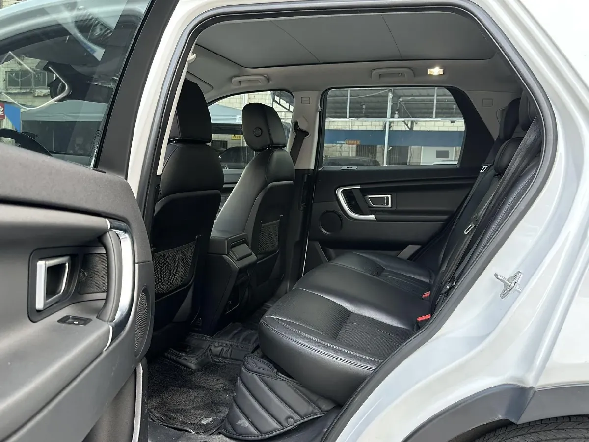 2018 Land Rover Discovery Sport 2.0T 241HP L4 9AT,autocango,china used car exporter,china ev exporter,chinese used car exporter,chinese used ev exporter