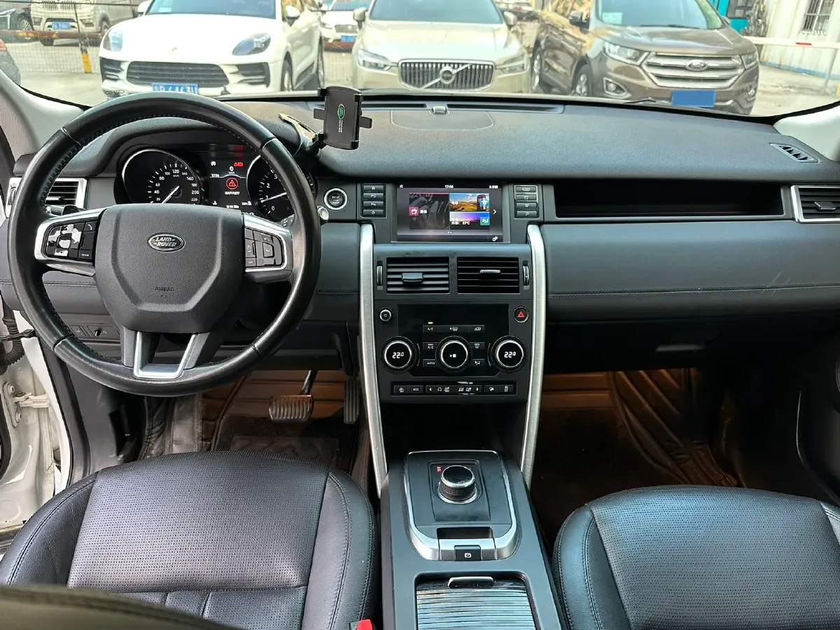 2018 Land Rover Discovery Sport 2.0T 241HP L4 9AT,autocango,china used car exporter,china ev exporter,chinese used car exporter,chinese used ev exporter