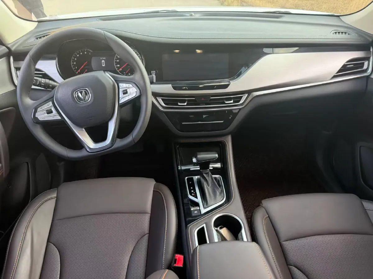 2018 ChangAn CS35 Plus 1.6L 128HP L4 6AT,autocango,china used car exporter,china ev exporter,chinese used car exporter,chinese used ev exporter