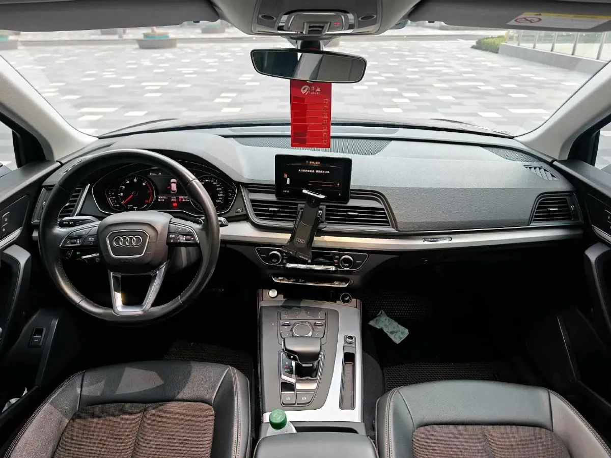 2020 Audi Q5L 2.0T 190HP L4 7DCT,autocango,china used car exporter,china ev exporter,chinese used car exporter,chinese used ev exporter