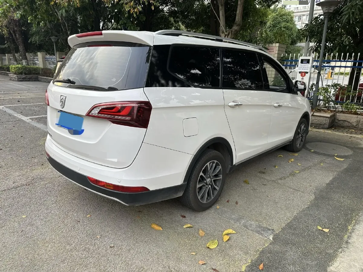 2019 BaoJun 730 1.5T 151HP L4 CVT,autocango,china used car exporter,china ev exporter,chinese used car exporter,chinese used ev exporter
