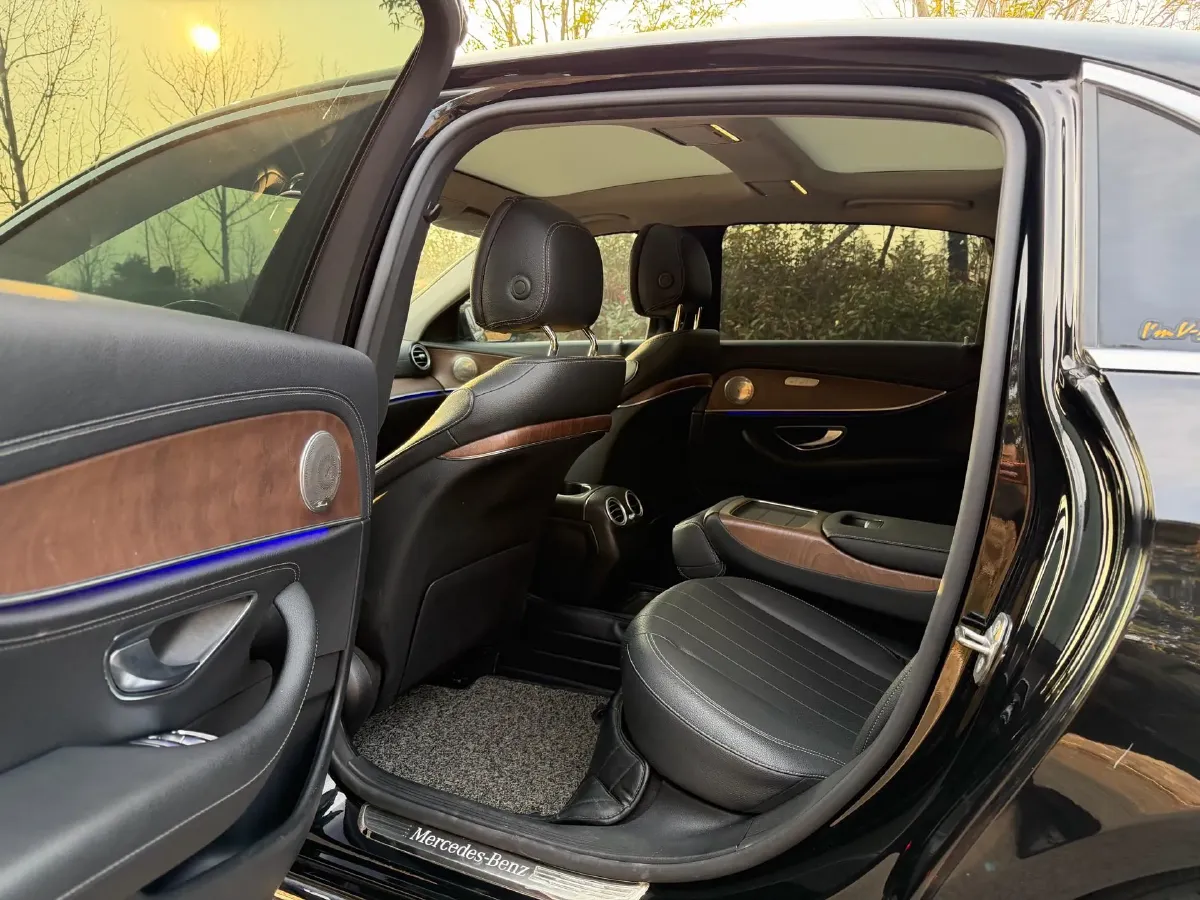 2020 Mercedes-Benz E Class 1.5T 184HP L4 9AT,autocango,china used car exporter,china ev exporter,chinese used car exporter,chinese used ev exporter