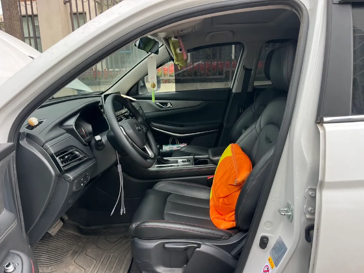 2022 ChangAn CS75 1.5T 180HP L4 7DCT,autocango,china used car exporter,china ev exporter,chinese used car exporter,chinese used ev exporter