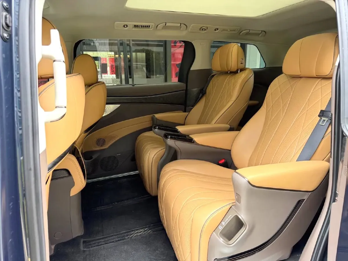 2022 HongQi HS7 3.0T 337HP V6 8AT,autocango,china used car exporter,china ev exporter,chinese used car exporter,chinese used ev exporter