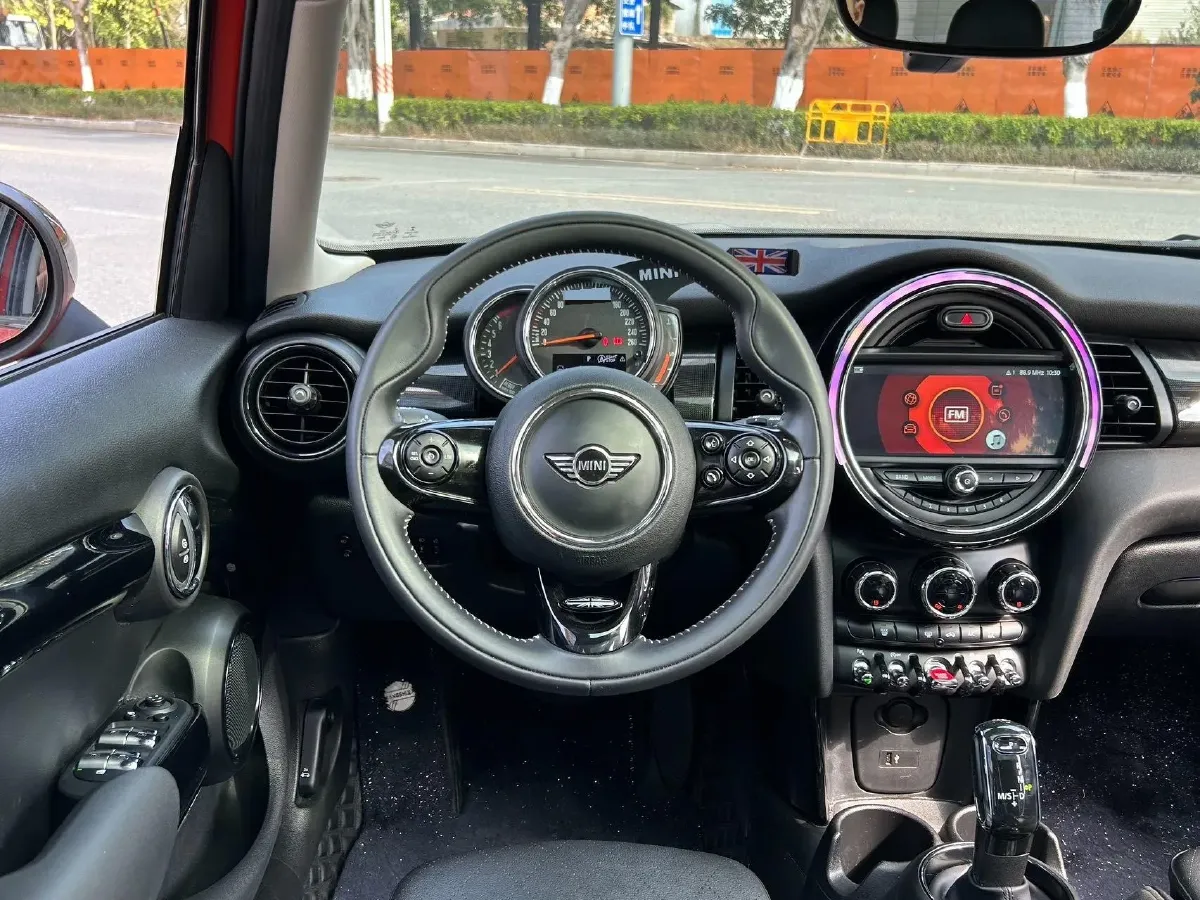 2018 MINI MINI 1.5T 136HP L3 6AT,autocango,china used car exporter,china ev exporter,chinese used car exporter,chinese used ev exporter