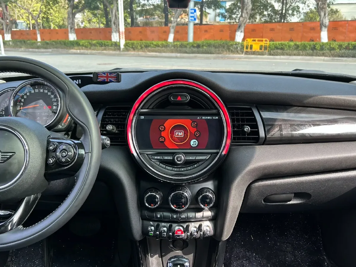 2018 MINI MINI 1.5T 136HP L3 6AT,autocango,china used car exporter,china ev exporter,chinese used car exporter,chinese used ev exporter