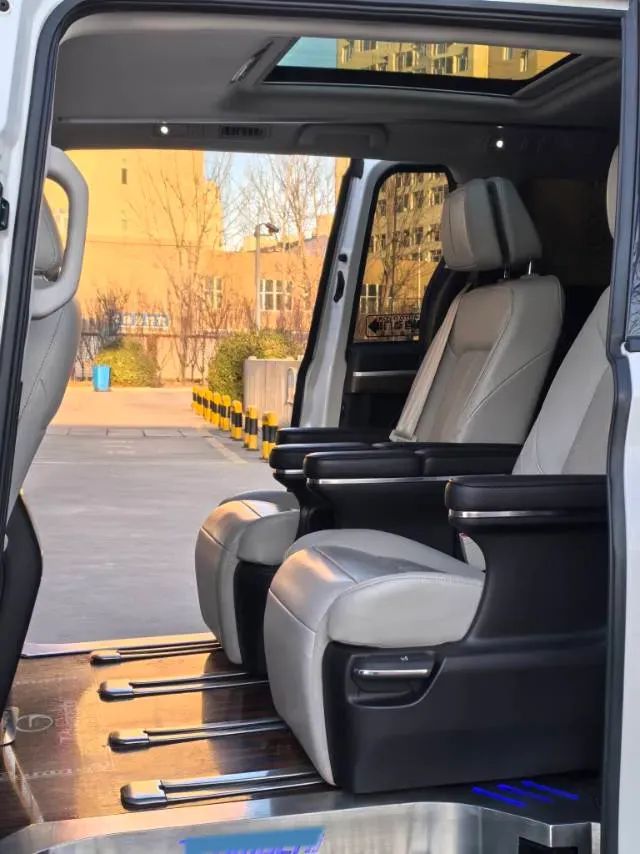 2021 GAC Trumpchi M8 2.0T 252HP L4 8AT,autocango,china used car exporter,china ev exporter,chinese used car exporter,chinese used ev exporter