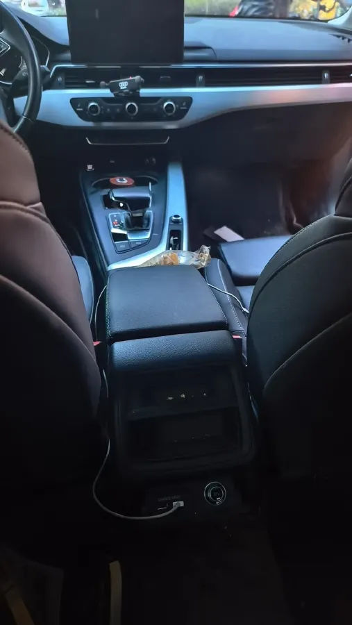 2024 Audi A4L 2.0T 190HP L4 7DCT,autocango,china used car exporter,china ev exporter,chinese used car exporter,chinese used ev exporter