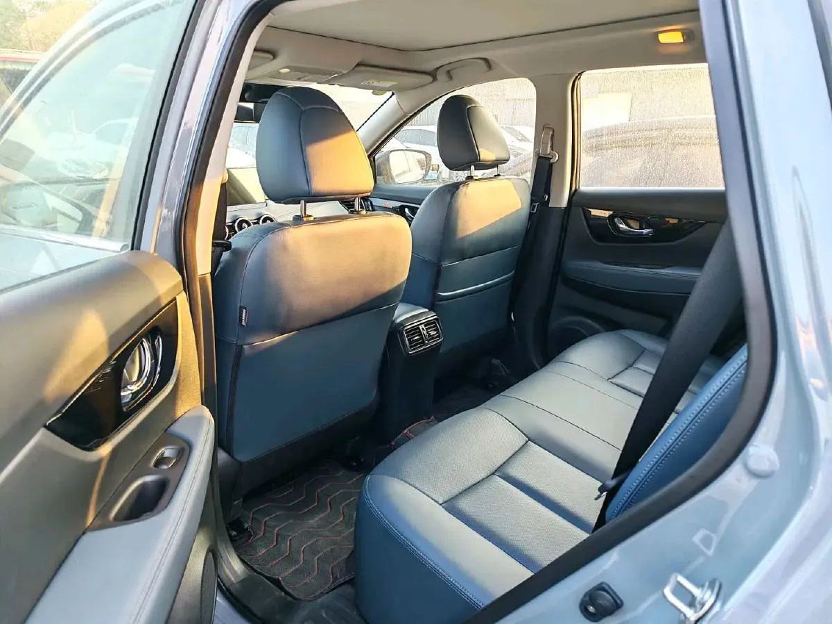 2025 Nissan X-Trail 2.0L 151HP L4 CVT,autocango,china used car exporter,china ev exporter,chinese used car exporter,chinese used ev exporter