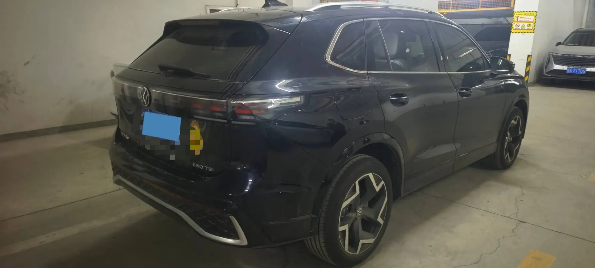 2026 Volkswagen Tiguan L 2.0T 220HP L4 7DCT,autocango,china used car exporter,china ev exporter,chinese used car exporter,chinese used ev exporter