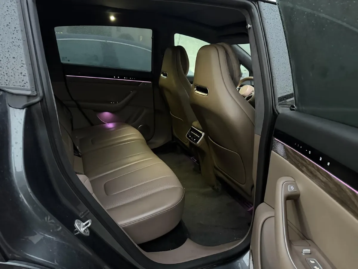 2025 Luxeed R7 REEV 156HP REEV 37KWH,autocango,china used car exporter,china ev exporter,chinese used car exporter,chinese used ev exporter