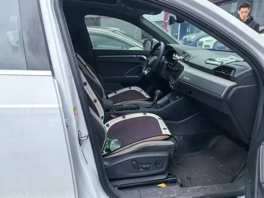 2023 Audi Q3 2.0T 186HP L4 7DCT,autocango,china used car exporter,china ev exporter,chinese used car exporter,chinese used ev exporter