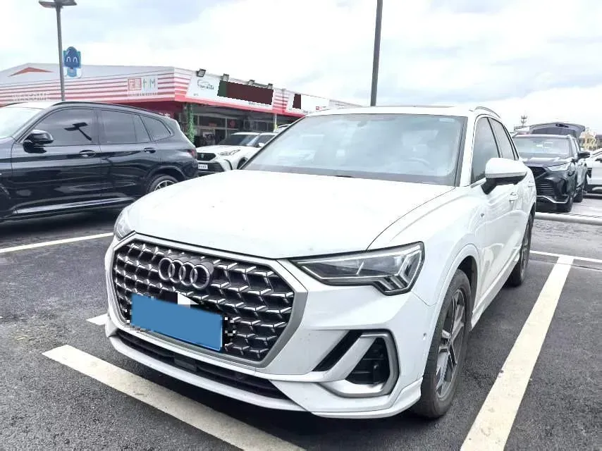 2023 Audi Q3 2.0T 186HP L4 7DCT,autocango,china used car exporter,china ev exporter,chinese used car exporter,chinese used ev exporter