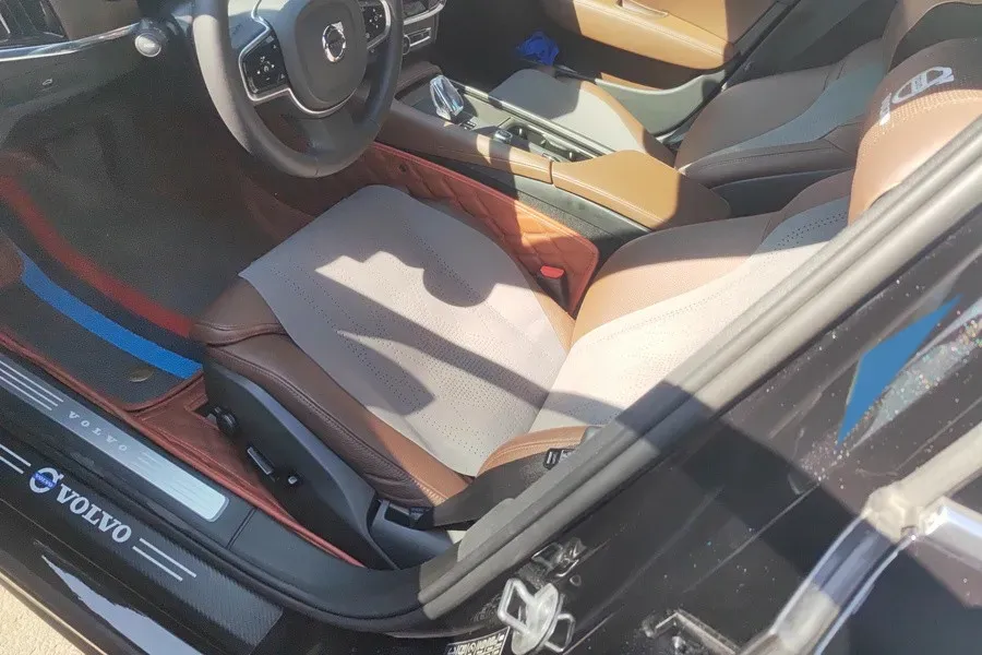 2024 Volvo S90 2.0T 250HP L4 8AT,autocango,china used car exporter,china ev exporter,chinese used car exporter,chinese used ev exporter