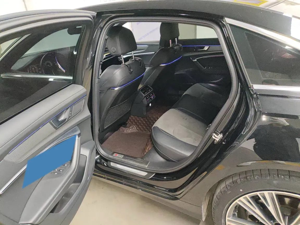 2023 Audi A6L 2.0T 245HP L4 7DCT,autocango,china used car exporter,china ev exporter,chinese used car exporter,chinese used ev exporter