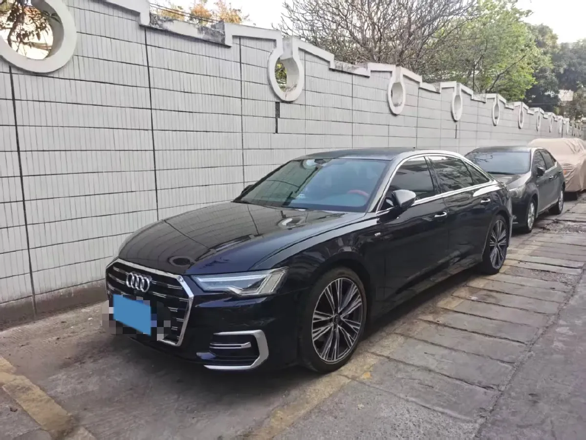 2023 Audi A6L 2.0T 245HP L4 7DCT,autocango,china used car exporter,china ev exporter,chinese used car exporter,chinese used ev exporter