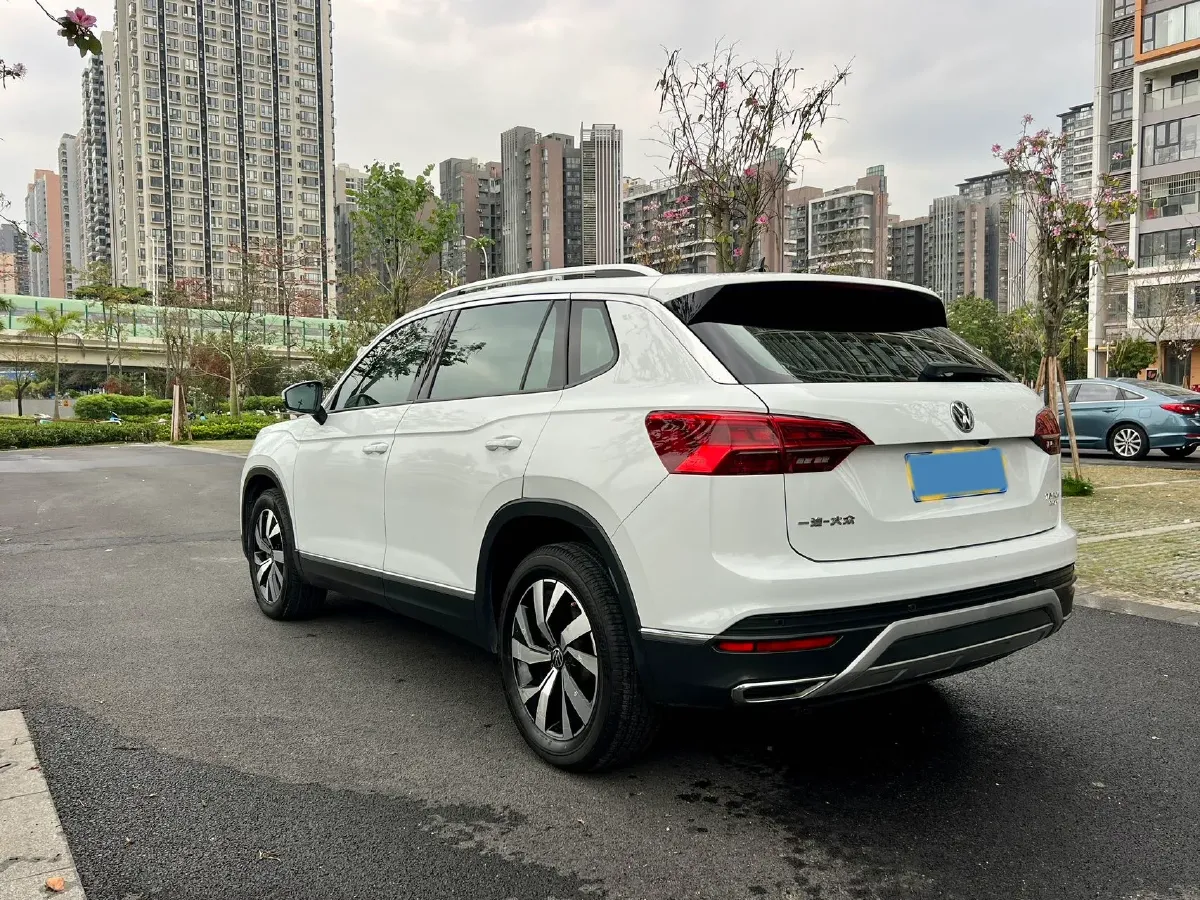 2019 Jeep Cherokee 2.0T 234HP L4 9AT,autocango,china used car exporter,china ev exporter,chinese used car exporter,chinese used ev exporter