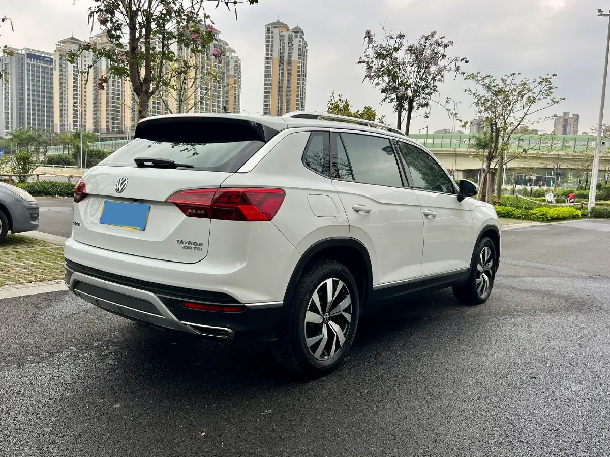 2019 Jeep Cherokee 2.0T 234HP L4 9AT,autocango,china used car exporter,china ev exporter,chinese used car exporter,chinese used ev exporter