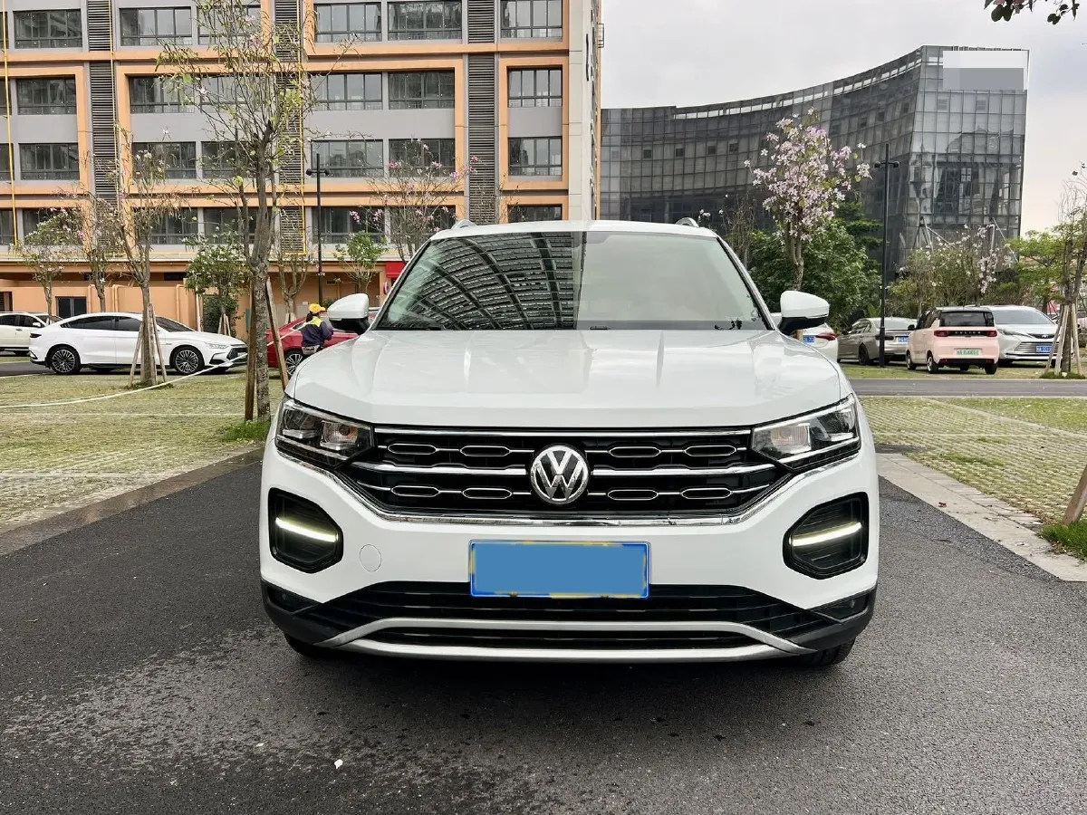 2019 Jeep Cherokee 2.0T 234HP L4 9AT,autocango,china used car exporter,china ev exporter,chinese used car exporter,chinese used ev exporter