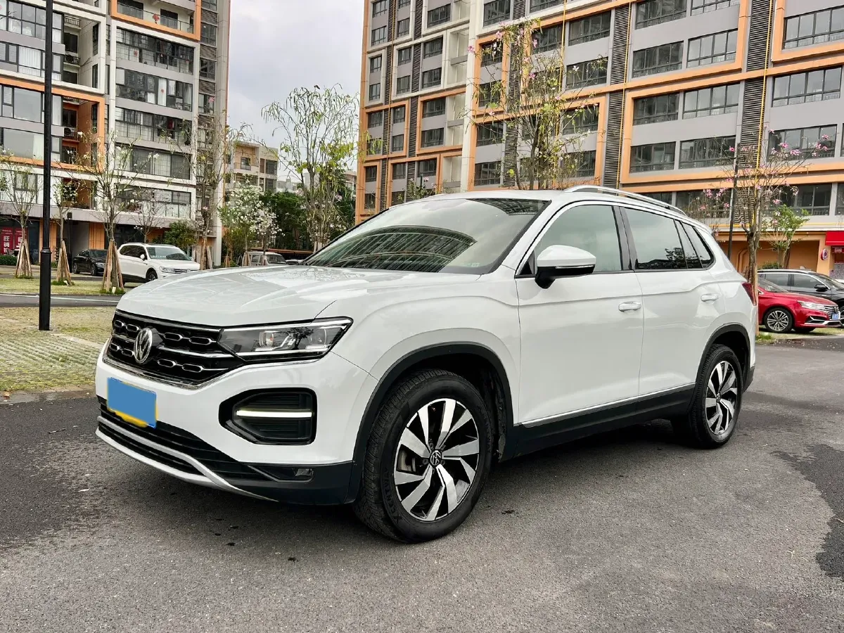 2019 Jeep Cherokee 2.0T 234HP L4 9AT,autocango,china used car exporter,china ev exporter,chinese used car exporter,chinese used ev exporter