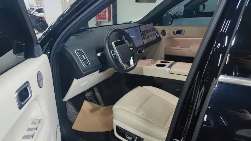 2023 Li L8 Range Extended 154HP REEV 40.9KWH,autocango,china used car exporter,china ev exporter,chinese used car exporter,chinese used ev exporter