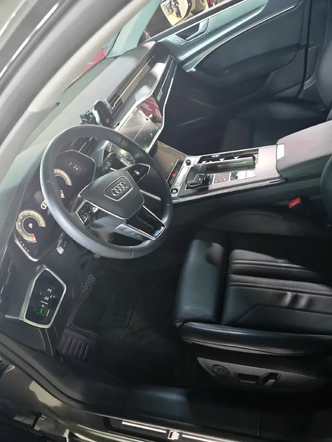 2023 Audi A7 2.0T 265HP L4 7DCT,autocango,china used car exporter,china ev exporter,chinese used car exporter,chinese used ev exporter