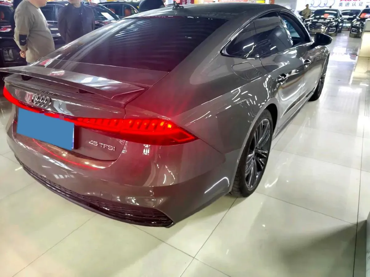 2023 Audi A7 2.0T 265HP L4 7DCT,autocango,china used car exporter,china ev exporter,chinese used car exporter,chinese used ev exporter