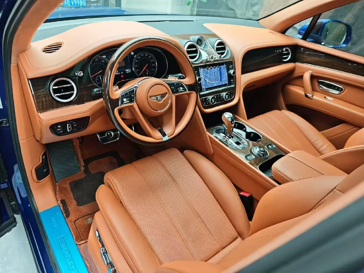 2018 Bentley Bentayga 4.0T 550HP V8 8AT,autocango,china used car exporter,china ev exporter,chinese used car exporter,chinese used ev exporter
