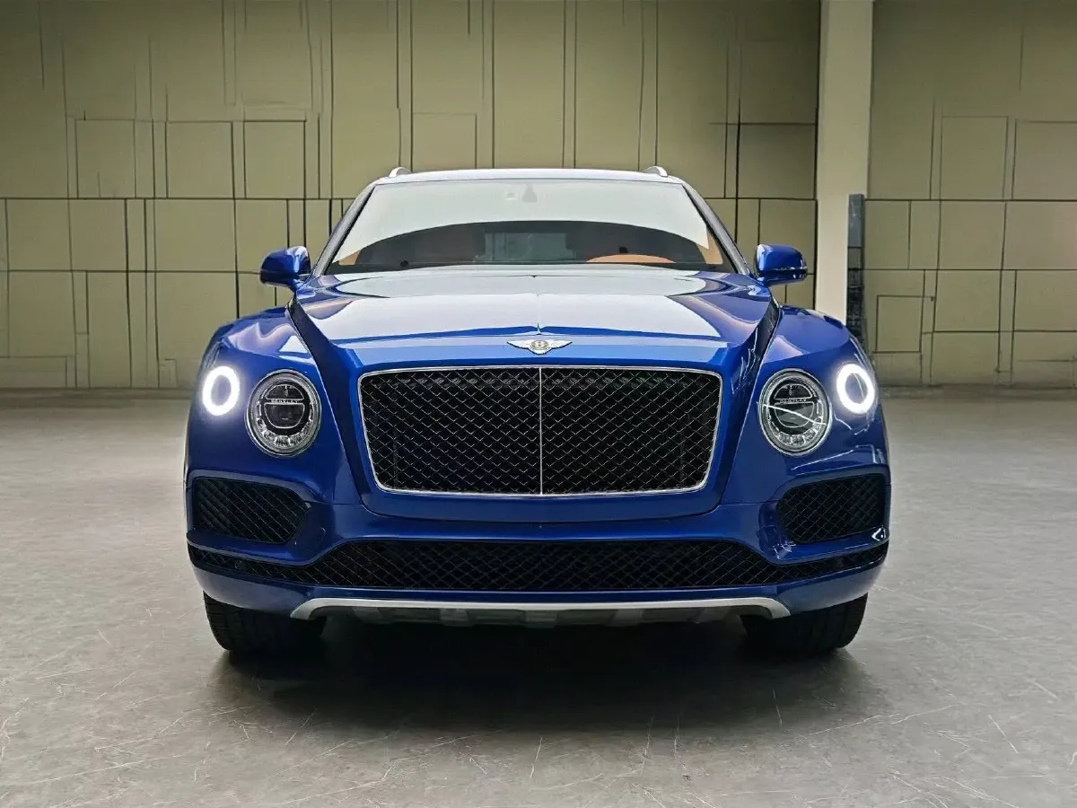 2018 Bentley Bentayga 4.0T 550HP V8 8AT,autocango,china used car exporter,china ev exporter,chinese used car exporter,chinese used ev exporter