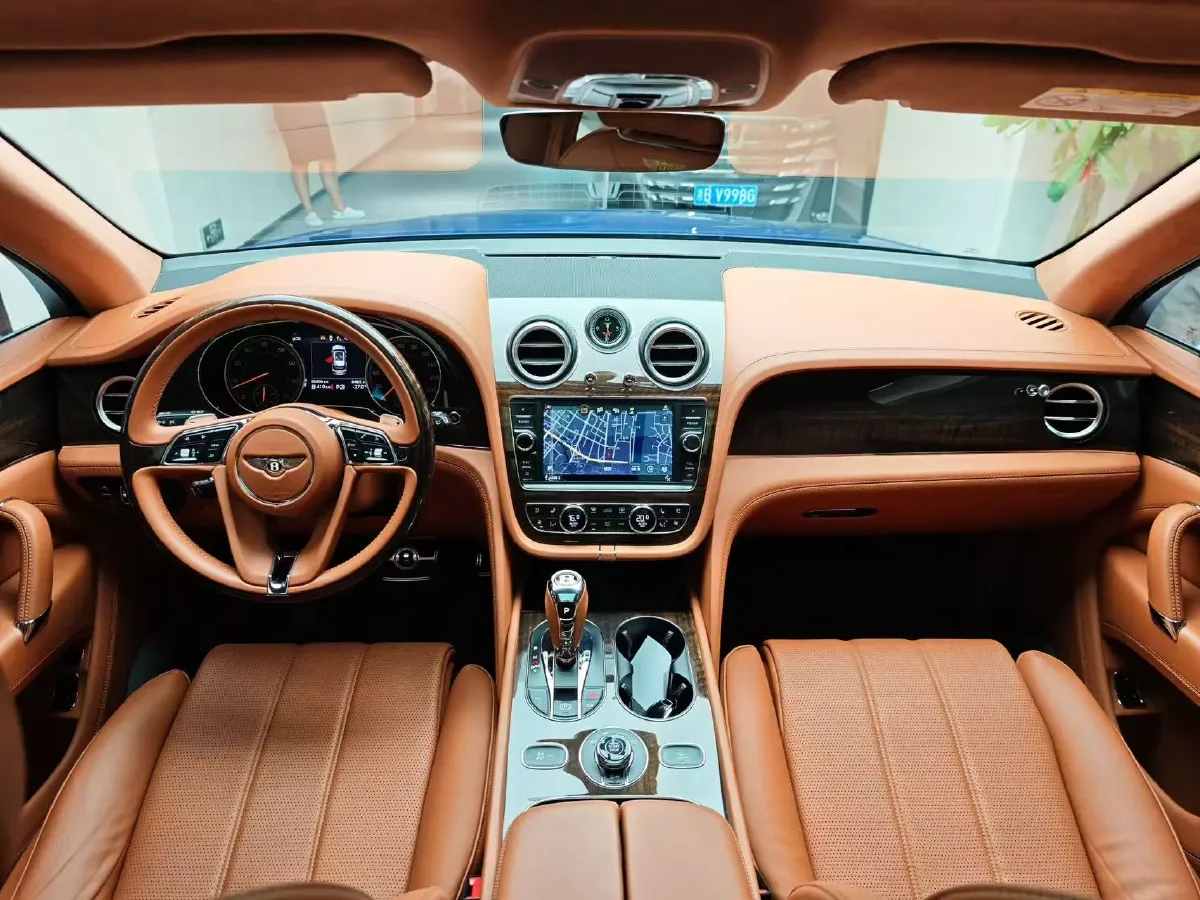 2018 Bentley Bentayga 4.0T 550HP V8 8AT,autocango,china used car exporter,china ev exporter,chinese used car exporter,chinese used ev exporter