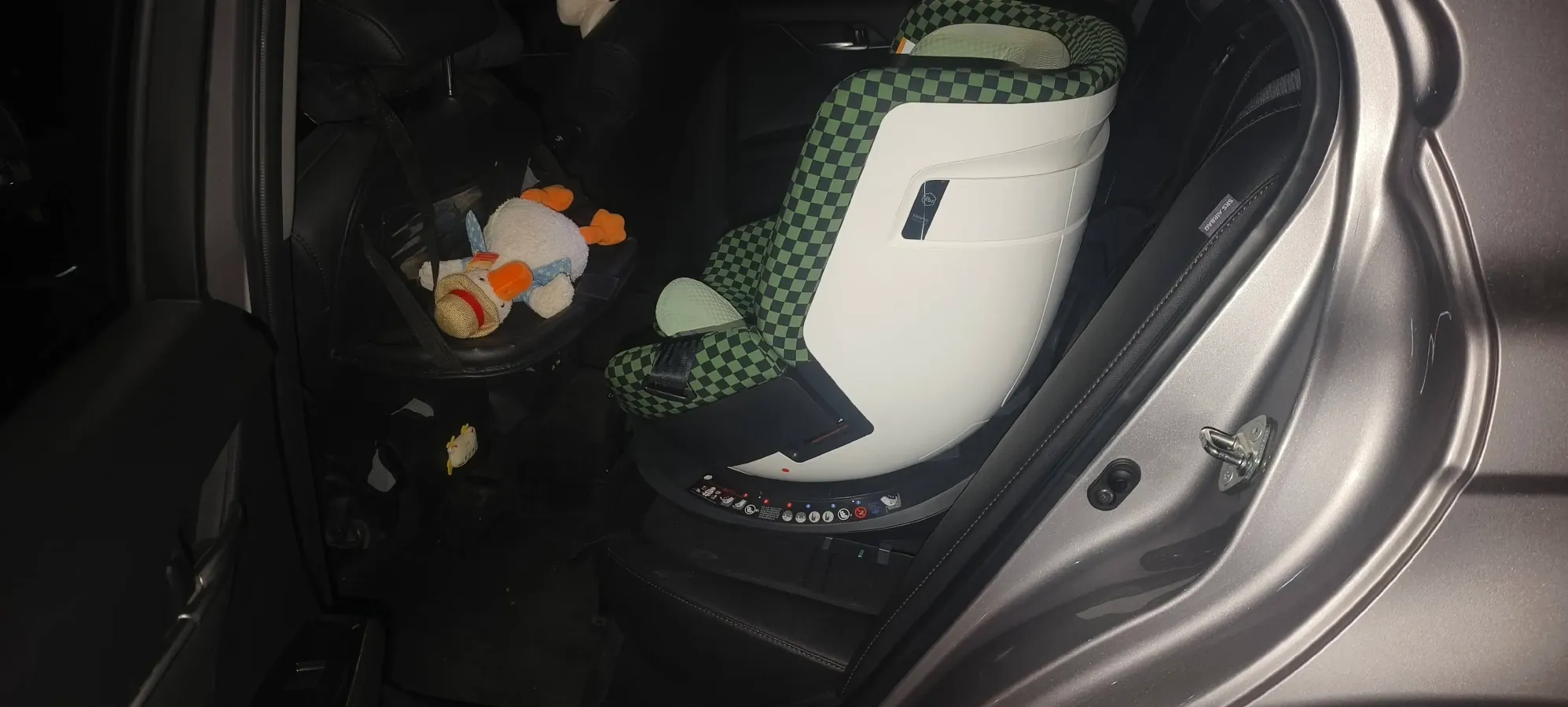 2021 Toyota Camry 2.5L 209HP L4 8AT,autocango,china used car exporter,china ev exporter,chinese used car exporter,chinese used ev exporter