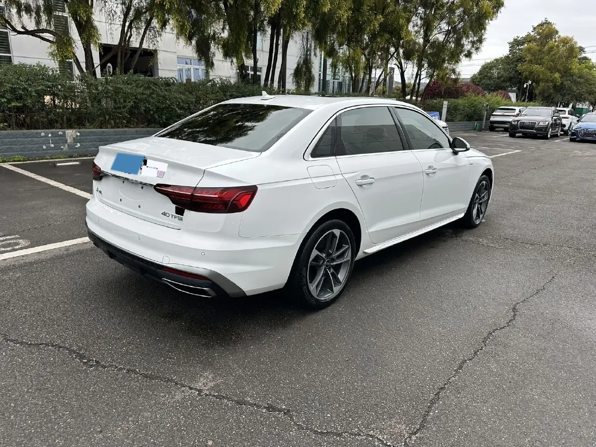 2024 Audi A4L 2.0T 190HP L4 7DCT,autocango,china used car exporter,china ev exporter,chinese used car exporter,chinese used ev exporter