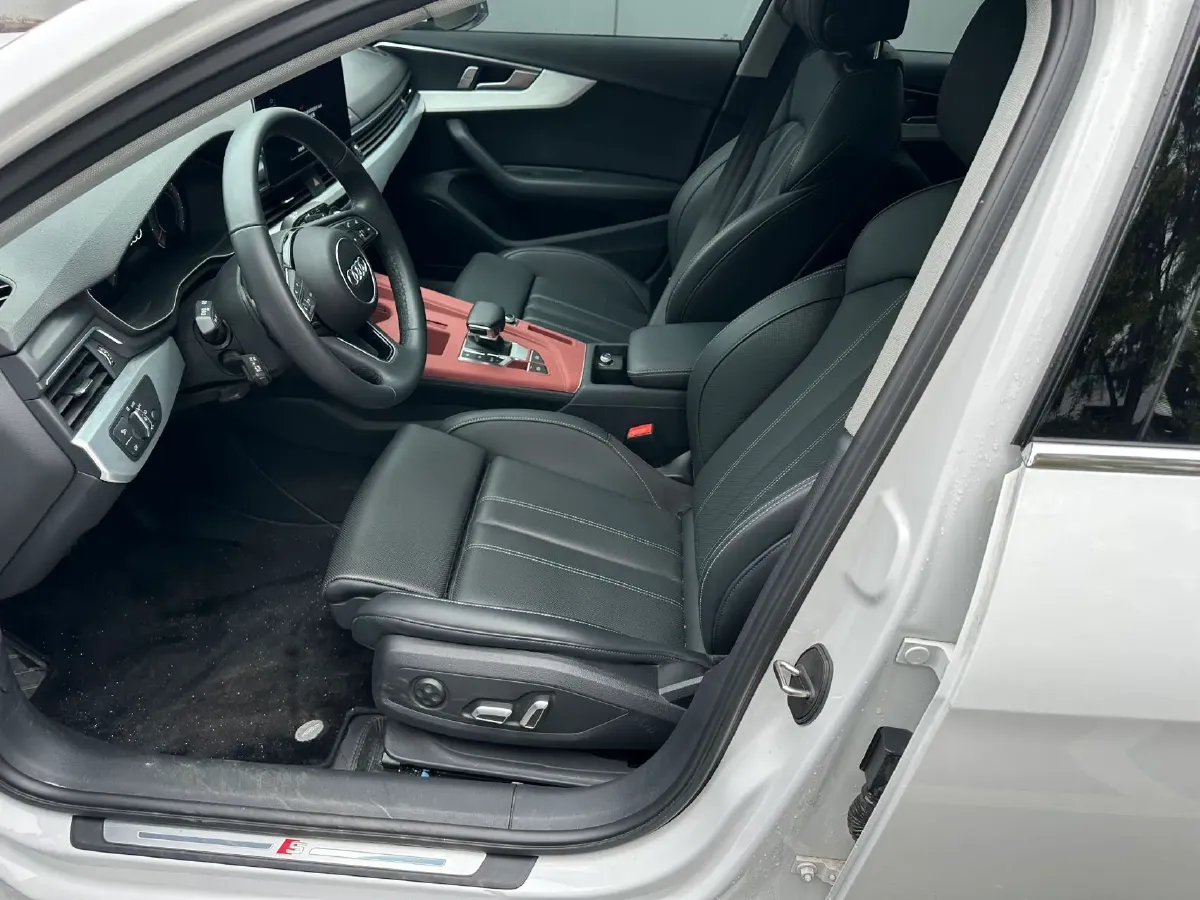 2024 Audi A4L 2.0T 190HP L4 7DCT,autocango,china used car exporter,china ev exporter,chinese used car exporter,chinese used ev exporter