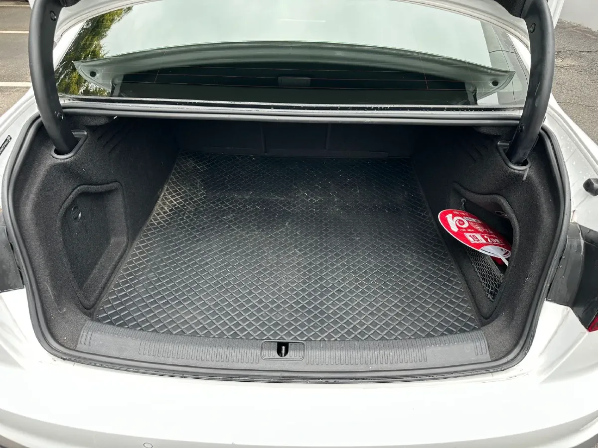 2024 Audi A4L 2.0T 190HP L4 7DCT,autocango,china used car exporter,china ev exporter,chinese used car exporter,chinese used ev exporter