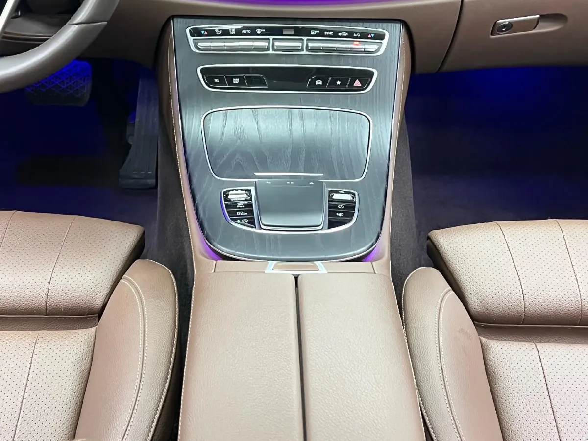 2022 Mercedes-Benz E Class 2.0T 258HP L4 9AT,autocango,china used car exporter,china ev exporter,chinese used car exporter,chinese used ev exporter