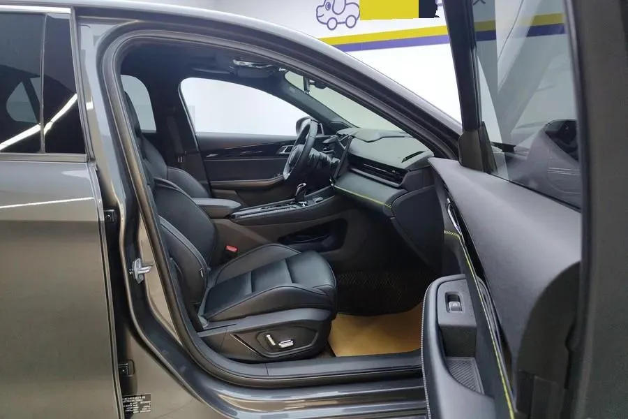 2023 LYNK&CO 03 2.0T 254HP L4 7DCT,autocango,china used car exporter,china ev exporter,chinese used car exporter,chinese used ev exporter