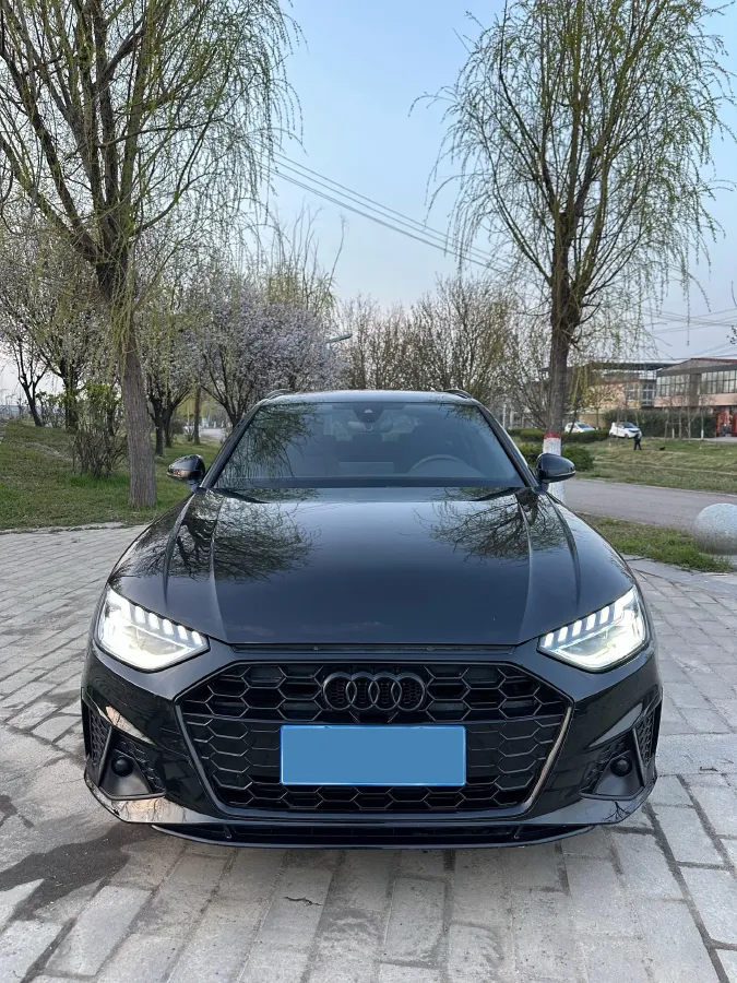 2021 Audi A4 2.0T 204HP L4 7DCT,autocango,china used car exporter,china ev exporter,chinese used car exporter,chinese used ev exporter