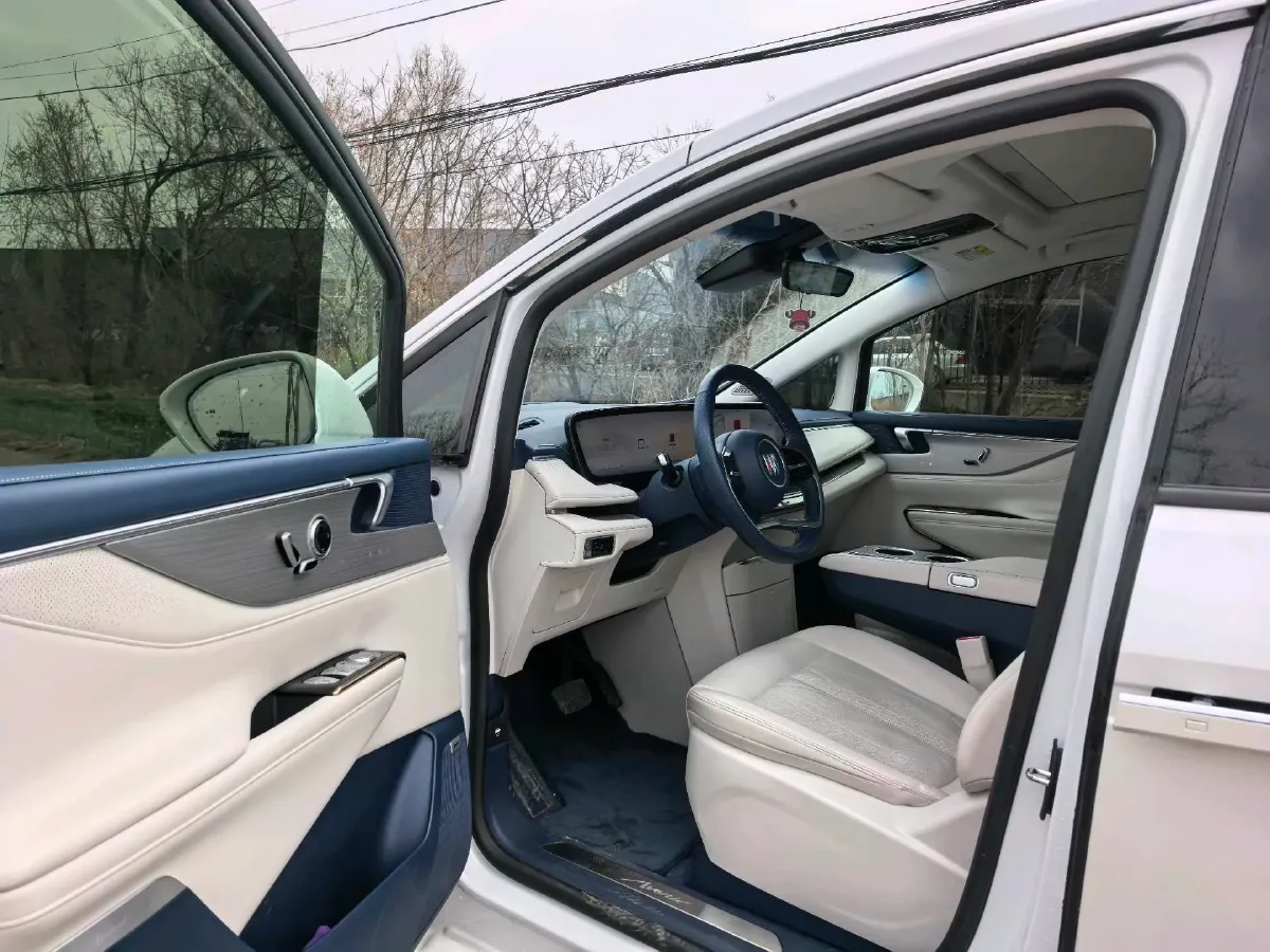 2025 Buick GL8 2.0T 237HP L4 9AT,autocango,china used car exporter,china ev exporter,chinese used car exporter,chinese used ev exporter